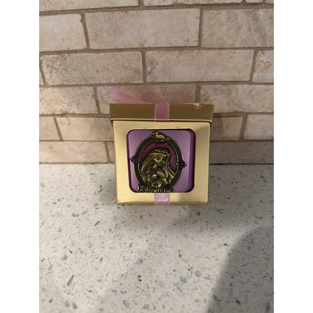Disney Tangled Rapunzel Pascal Cameo Enamel Pin